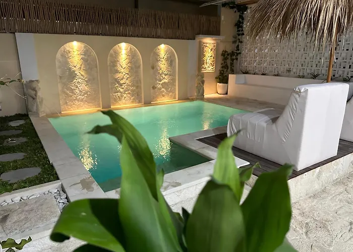 Ellies Hotel